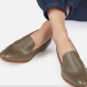 BEAUTIFUL Everlane modern loafers 6.5 olive